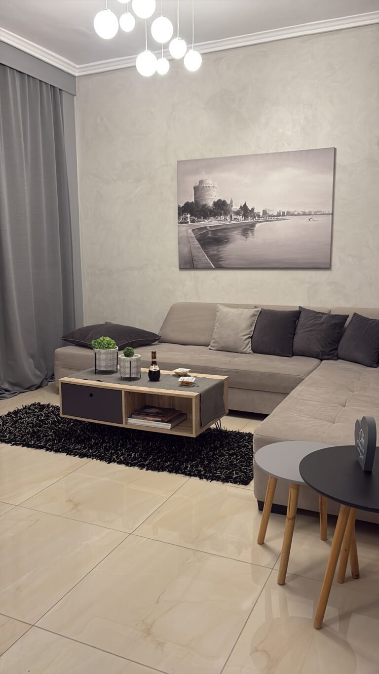 Thess Old Town with free private parking